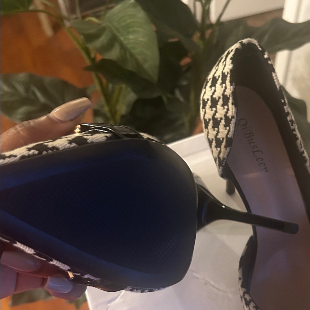 Yuzefi Houndstooth Heels with Pearl Detail - Picture 8 of 13
